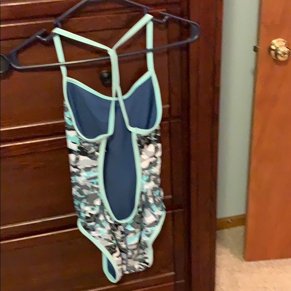 Champion performance swim suit - Picture 3 of 4